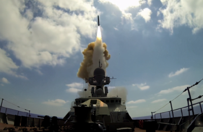 俄罗斯成功进行“锆石”高超音速导弹齐射试验