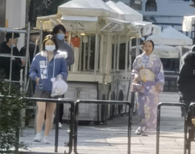 浙江海宁警方通报国家公祭日女子穿和服逛街