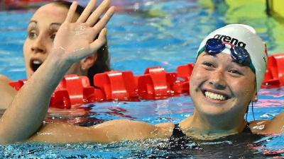 祝贺！短池世锦赛何诗蓓200米自由泳夺冠 破世界纪录