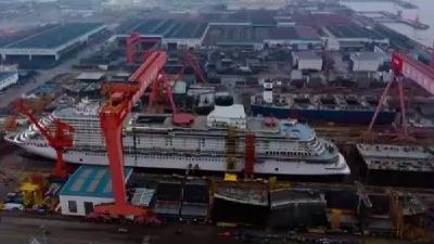 新里程碑！中国首艘大型游轮实现坞内起浮