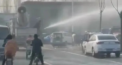 中纪委网站评用洒水车驱赶商贩：别寒了群众心