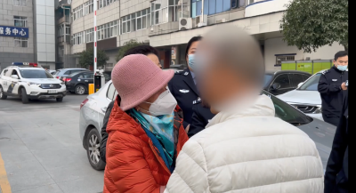 孩子丢失43年终寻回！妈妈含泪致歉：对不起，我把你搞丢了