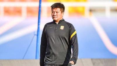 李金羽接棒李霄鹏出任武汉队主帅