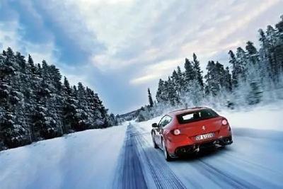 冬季安全驾驶小技巧