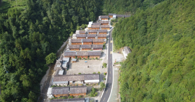 “规定动作”不走样 “自选动作”有特色