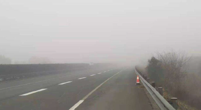 湖北发布大雾橙色预警，多个高速收费站入口临时关闭