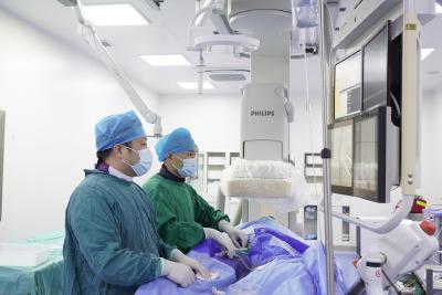 六旬爹爹同时测量左右手血压，结果竟相差60毫米汞柱