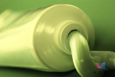 这3种牙膏千万别买，或诱发癌症！家里有的赶紧扔掉…