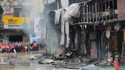 围观有风险！一餐饮店起火爆炸，致3人受伤