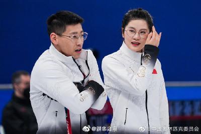 中国冰壶混双两连胜