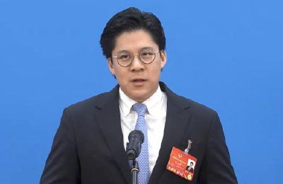 【2022全国两会速递】全国政协委员霍启刚：香港所有学校应从娃娃抓起尊重国旗和国歌