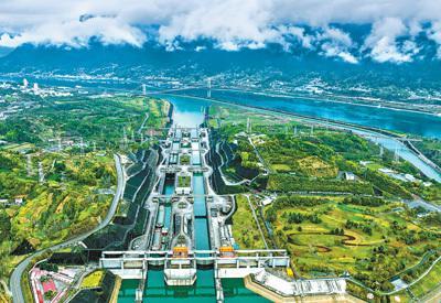三峡南线船闸恢复通航