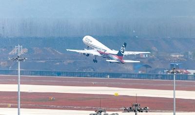 武汉天河机场运行正常，未大面积取消航班