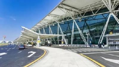 广州白云机场员工核酸例检异常，部分国内航班调整