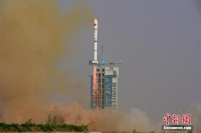 一箭三星 中国成功发射低轨通信试验卫星