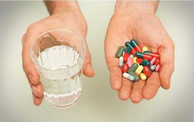 每次吃一把药片？请小心“多重用药”的风险