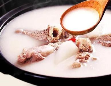 喝骨头汤补钙？别上当了！这几样，才是“补钙高手”