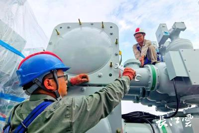 湖北首座绿色环保示范220千伏变电站在孝感顺利投运