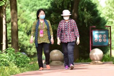 面色红润、耳朵厚实……这些医生眼中的长寿容貌，你占了几条？