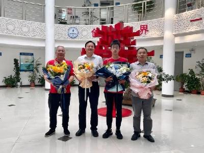 以全国第一成绩选拔进国家队，武汉17岁少年获奥数世界冠军！