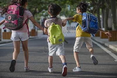 对电诈人员子女入学设限，有悖教育公平