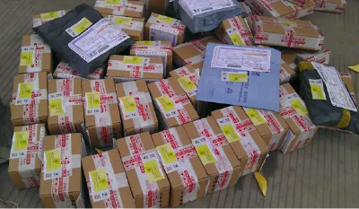 看到快递单全朝上老板果断报警 警惕不法分子冒充客服实施精准诈骗