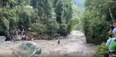 遭遇山洪地质灾害如何正确逃生