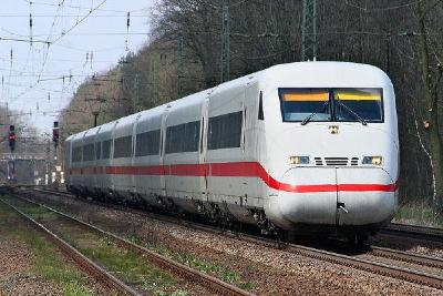 国铁集团：涉疫地区普速列车，推行以车厢为单位静态管理！