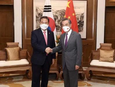 中韩外长会面，提及佩洛西窜台及“芯片四方联盟”问题