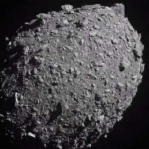 人类首次！NASA宇宙飞船成功撞击一颗小行星