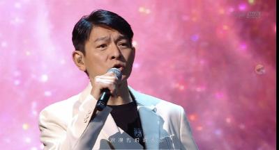 60岁刘德华抖音开演唱会，观看人次达3.5亿！