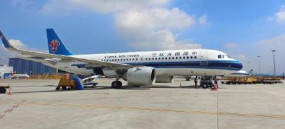 国庆假期将至，火车票“秒没”，飞机票量价齐升