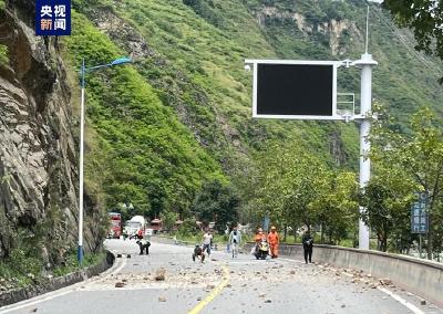 交通运输部：震中高速通行正常 12条农村公路抢通中