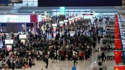 即将迎来十一黄金周 游客出行需求很旺盛 火车票开售秒光 飞机票量价齐升