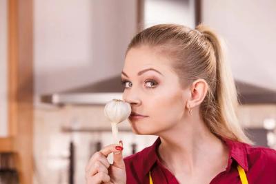 入菜增其味，入药成良方！秋冬这“天然药王”别错过，生吃防癌、熟吃暖胃、蒸水喝祛寒湿