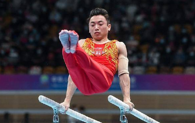 邹敬园收获体操世锦赛双杠金牌