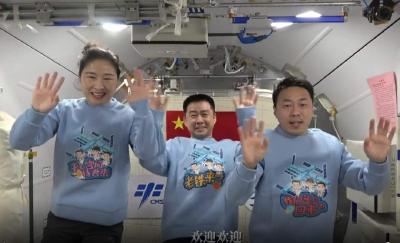 “老铁来了”神舟十四号乘组喜迎神舟十五号乘组