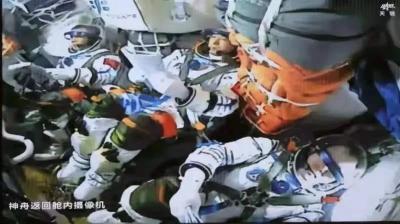 深夜发射！太空“会师”