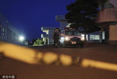 日本一卡车冲进小学撞伤4名学生，嫌疑人称“我是故意撞的”