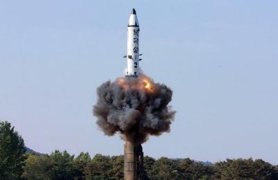 朝鲜试射新型防空导弹
