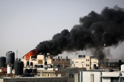 以军轰炸加沙北部和中部 造成至少33人死亡