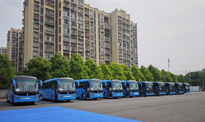 上新！荆州51台新能源电动公交车投入使用