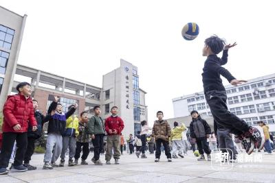 浙江多地小学课间10分钟延长至15分钟，多玩5分钟有啥不一样？