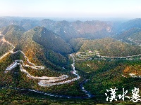 湖北襄阳：公路秋景美如画