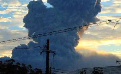 日本樱岛南岳山顶火山口发生喷发 灰柱高度达3400米