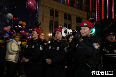 武汉跨年夜：治安平稳有序，城市温暖有光