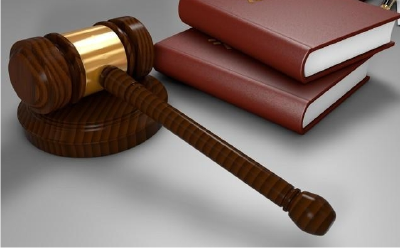课间踢球意外受伤，学校担责吗？最高法发布多个典型案例