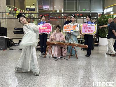 武汉首开至十堰“夕发朝至”旅游专列 周末出游更省心
