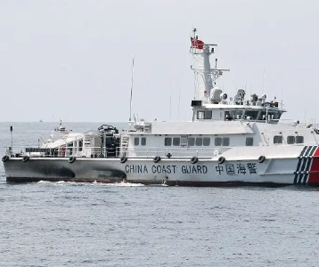 中国海警局回应菲非法闯入渚碧礁、铁线礁附近海域