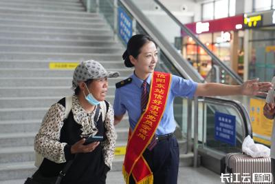 “五一”假期迎返程高峰 武铁加开196列客车
